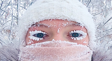 Extreme Cold Snaps a Thermometer at -62°C (-80°F) in the World’s Frostiest Village, Capturing Surreal Moments