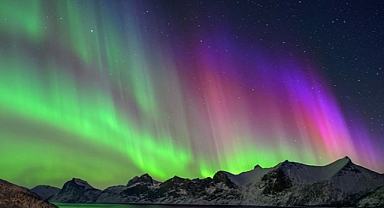 Chicago Could Witness Dazzling Northern Lights Thursday as Powerful Solar Storm Approaches Earth