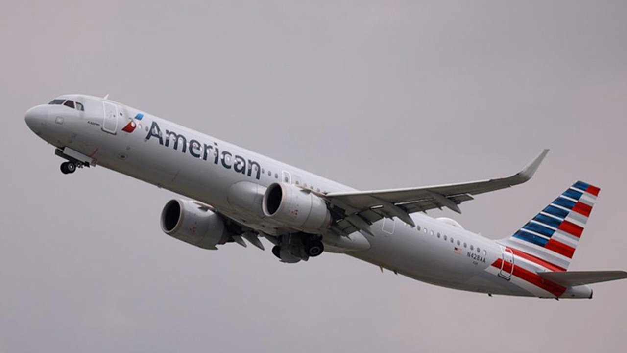 American Airlines Flight 298 Avoids Mountain with Rapid Climb After Missed Turn