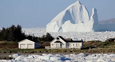Iceberg Highway: Witness Massive Icebergs Float Past Your Window