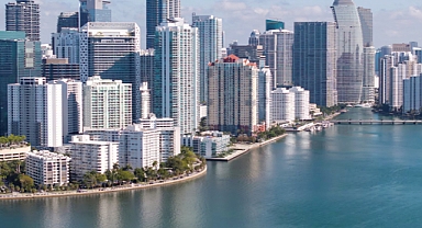 Canadian Snowbirds Flock Home Amid Political Tensions and Property Concerns in the U.S.