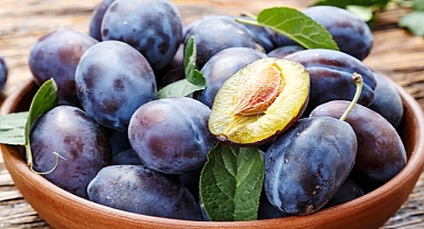 Plums’ Natural Polyphenols Show Potential in Targeting Cancer Cells