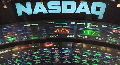 U.S. Stock Futures Plunge as Trump’s Tariffs Shake Markets, Amazon Misses Earnings