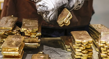 Gold prices hit record highs after Fed rate cut