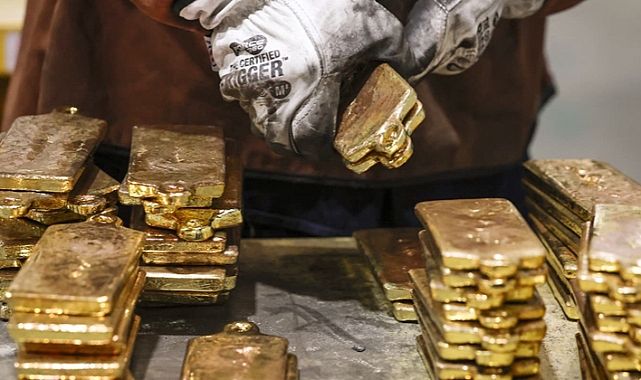 Gold prices hit record highs after Fed rate cut