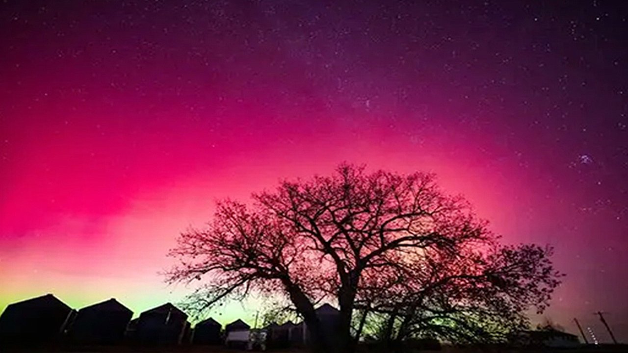 Mesmerizing Auroras Light Up North America: A Rare Celestial Spectacle Thrills Skywatchers