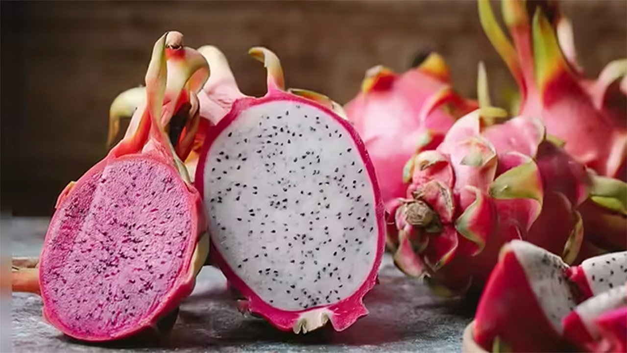 Doctor Reveals What Really Happens When You Eat Dragon Fruit Regularly