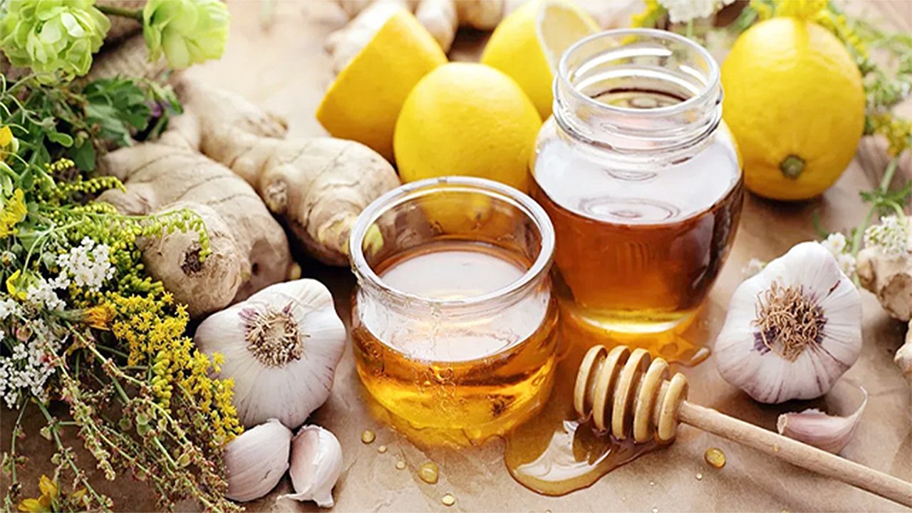 Powerful Natural Remedy: How to Make Ginger, Onion, Garlic, Lemon and Honey Mixture at Home